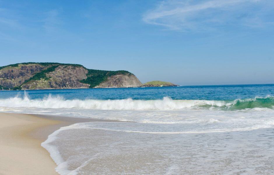 Descubra a Praia de Camboinhas: Guia para curtir a região oceânica de Niterói