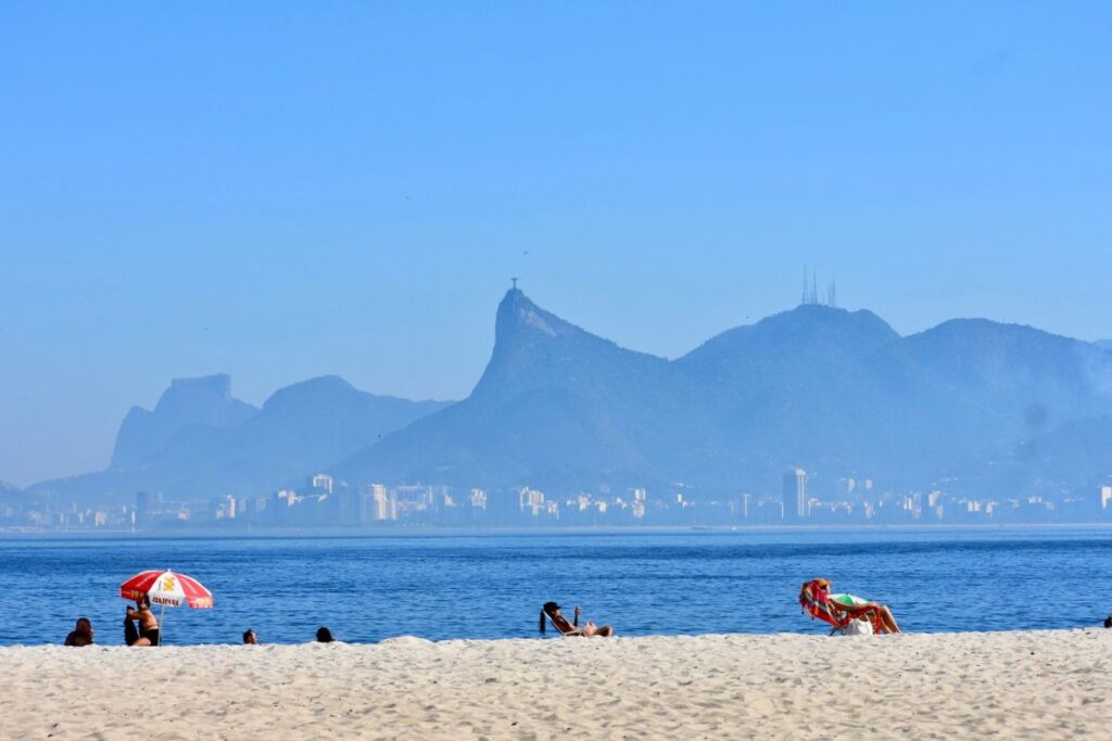 Descubra os encantos da Praia de Icaraí em Niterói