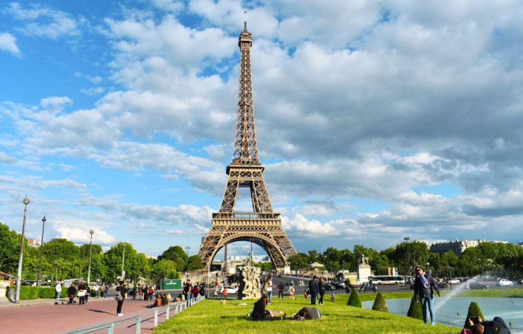 Explorando a Torre Eiffel: Tudo o que você precisa saber antes de ir a Paris!