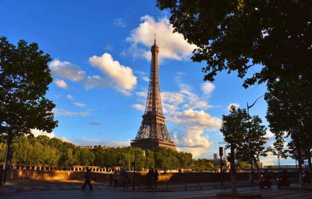 Explorando a Torre Eiffel: Tudo o que você precisa saber antes de ir a Paris!